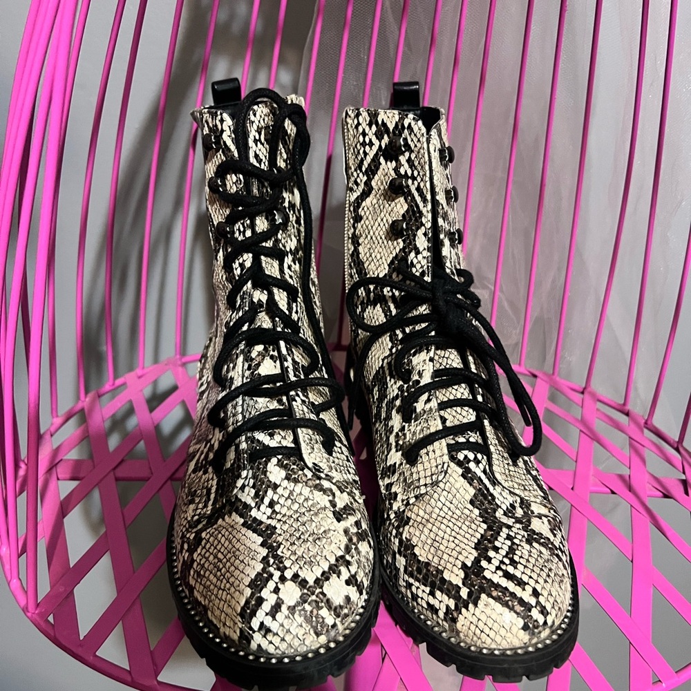 Beautiful PU upper leather booties. Worn 2 times.